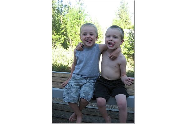 [Carter & Jacob 2[3].jpg]