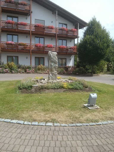 Skulptur vor Villa Waldeck 