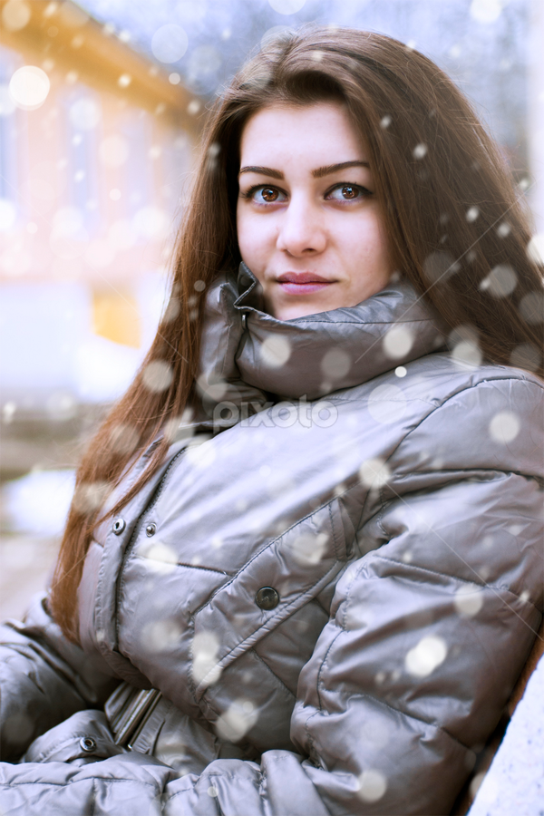 Snow girl  by Ивайло Цветанов - People Portraits of Women