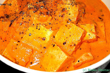Tofu in a lightly spiced red pepper cream sauce
