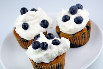 Blueberries and Cream Cupcakes