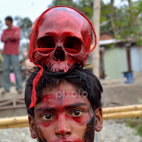 Perfect Skull Cap by Santosh Biswas - People Street & Candids