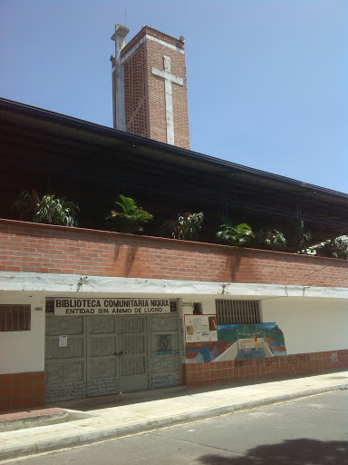 Iglesia and Biblioteca Comunitaria Nuestra Señora De Chiquinquirá