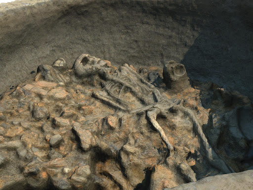 3D hrob z doby bronzové