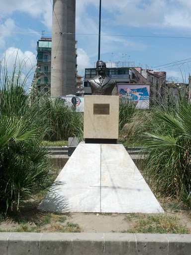 Statua di Enrico Caruso