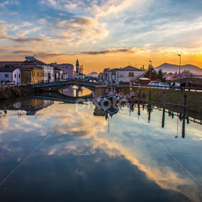 by Pedro Tasinato - City,  Street & Park Vistas