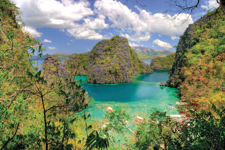 
Sail to the enchanting Island of Coron, Palawan, when you visit the Philippines with Silver Discoverer.
 