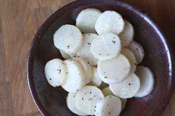 Overnight Chinese Daikon Radish Pickles