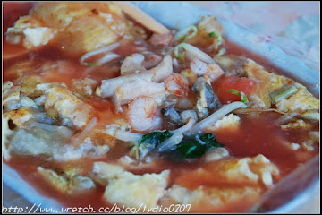 蚵仔寮港觀光魚市