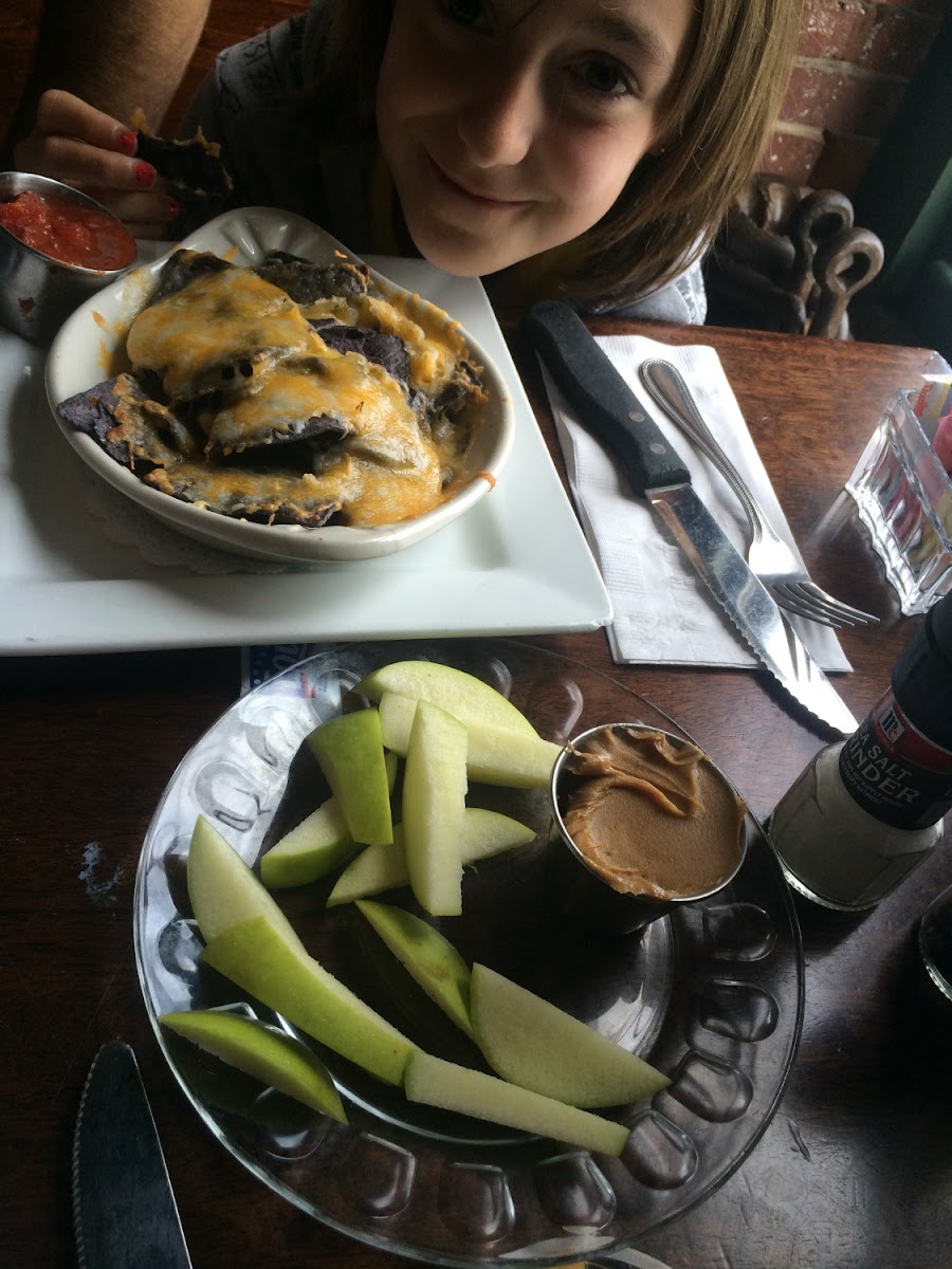 My daughter opted for the GF nachos and apples with natural pnb