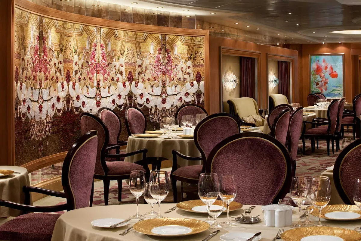 Allure-of-the-Seas-150-Central-Park - 150 Central Park aboard Allure of the Seas offers guests a seasonal tasting menu, customized wine pairings and an upscale, intimate dining experience.
 
