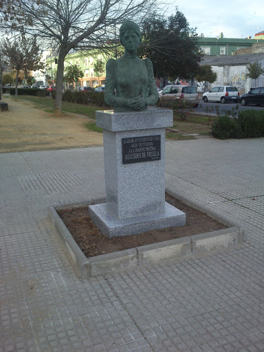 Estatua Mercedes De Velilla 