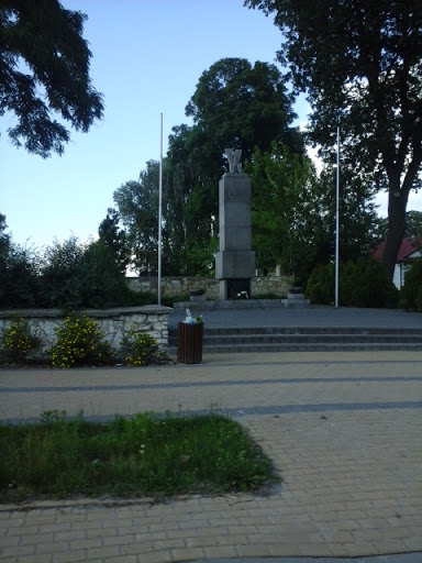 Pomnik w Piaskach