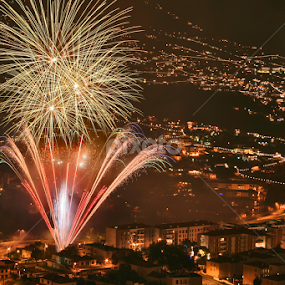 Fireworks in Funchal by Virgílio Nóbrega - Public Holidays New Year’s Eve