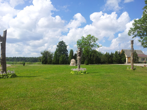 Unknown Statues In Vepriai