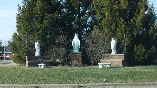 Mary and Angels Statues at Monastery Pointe