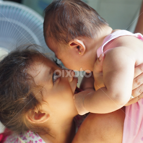Playing with my Baby sister by Cesar Cambay - Babies & Children Children Candids