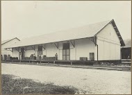 Pand van de Anglo Dutch Estate Agency langs het spoor