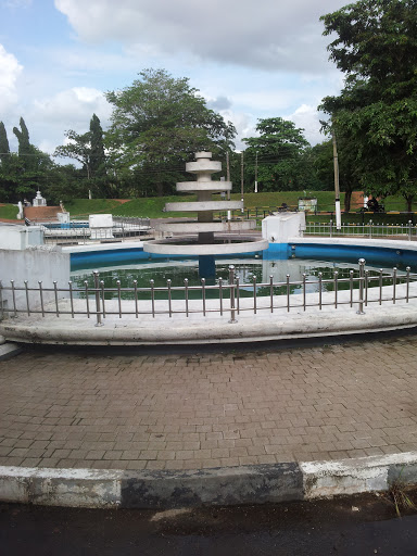 Water Fountain And Pond At Kelaniya Temple 