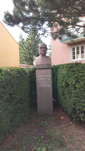 Statue Per Albin Hansson