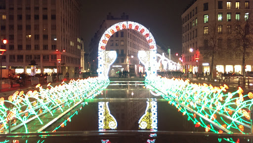 Arche Lumineuse Fountain