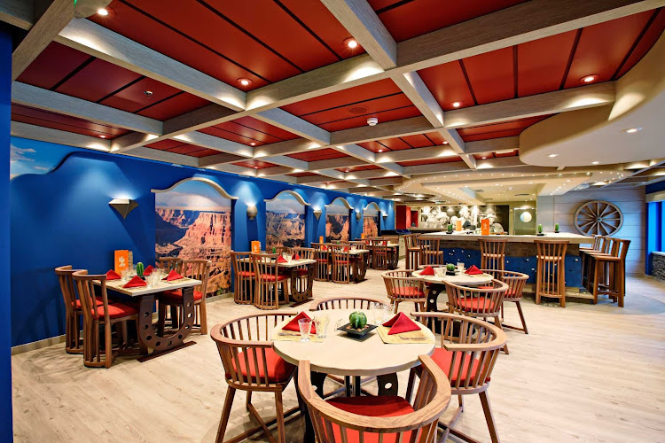 Spend your evening with friends over a spicy Mexican feast in MSC Spendida's Tex Mex Santa Fe restaurant.