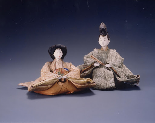 Yūsoku-bina dolls