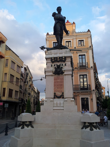Monumento al Capitán Moreno