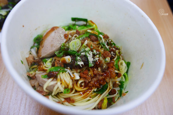 紙碗乾意麵 隨緣小吃店