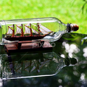 by J W - Artistic Objects Glass