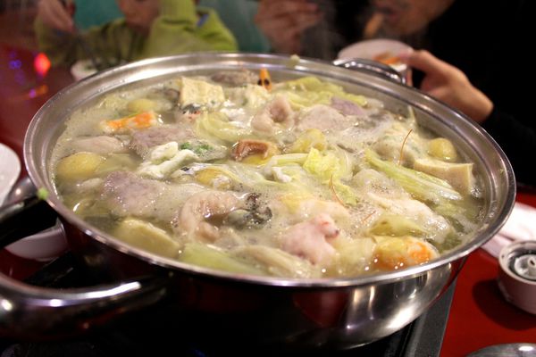 【台北-紗帽谷溫泉音樂美食餐廳】24H全年不打烊·環境餐點有進步空間