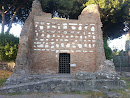 Vecchio Mausoleo Romano 