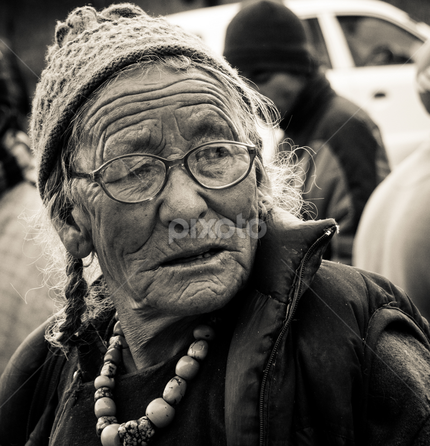 Seen it all by Madhujith Venkatakrishna - People Street & Candids