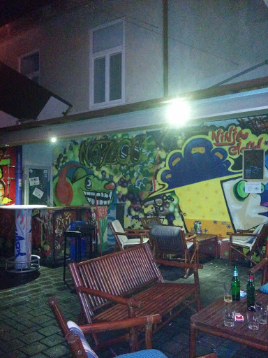 Ninja cloud mural - Na placu
