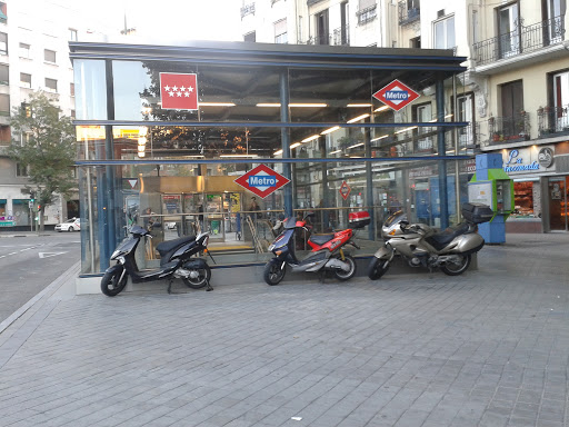 Metro Embajadores