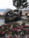 Скульптура Мира
