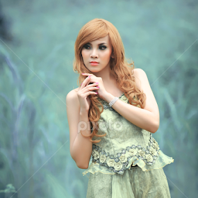 Cross Colour by Takkan Ada - People Portraits of Women