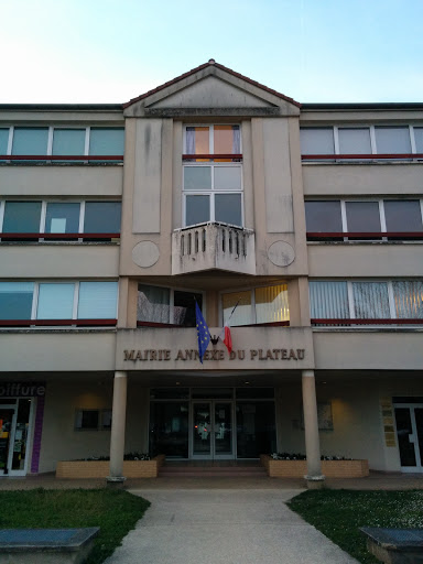 Chevry - Mairie Du Plateau