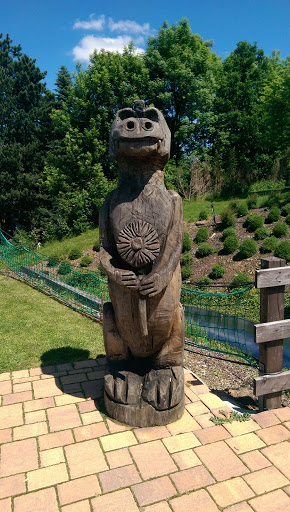 Saurier Statue