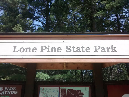 Loan Pine, Foys Entrance