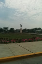 Monumento a Victor Raúl