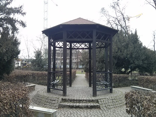 Altanka w Parku Kuźniczki