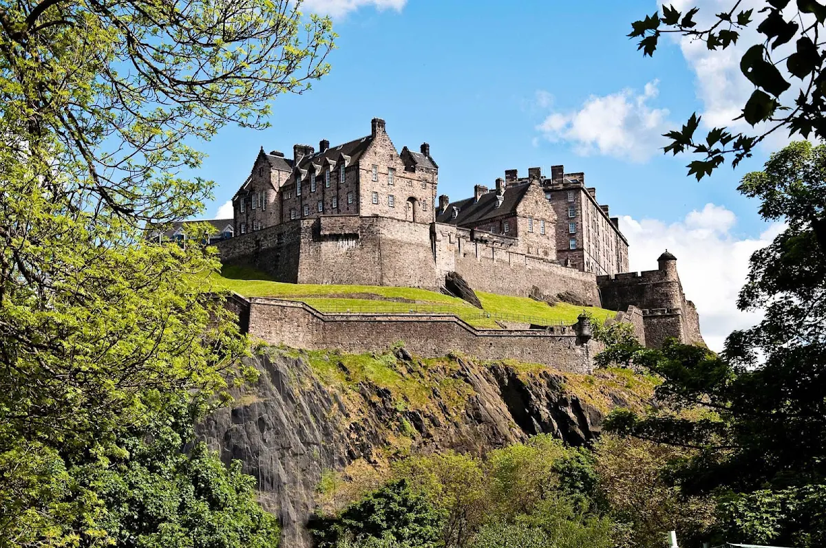 edinburgh-castle-scotland - Edinburgh Castle in Scotland.