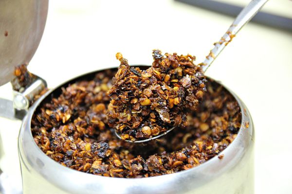 【福州乾拌麵】烏醋、辣渣與辣油