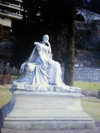 Statue reine Elizabeth