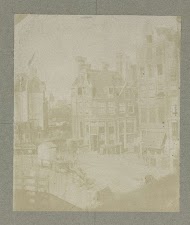 Gezicht vanuit het huis van de fotograaf richting logement Rondeel, Amsterdam