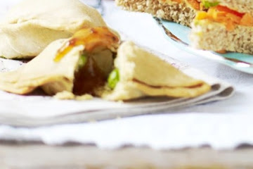 Potato and pea samosas