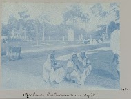 Rokende vrouwen in het immigrantendepot