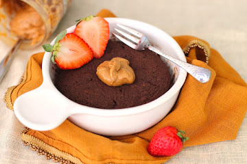 Healthy Single-Serving Chocolate Peanut Butter Microwave Cake