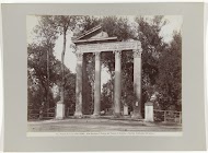 Portico van de tempel van Antonino en Faustina (replica)